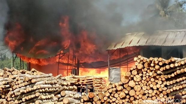 klasifikasi kebakaran kelas A kebakaran pabrik kayu di desa masaran kecamatan bawang banjarnegara